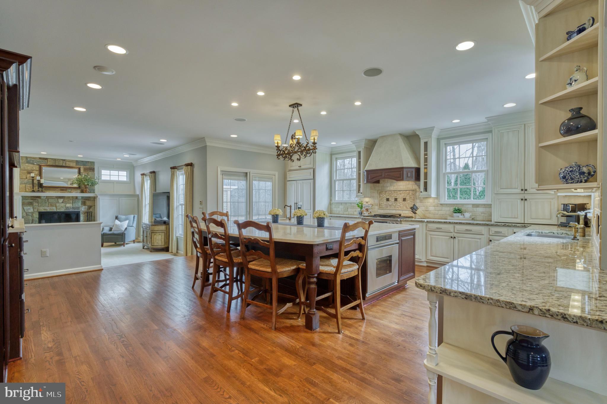 12715 Fox Woods Dr