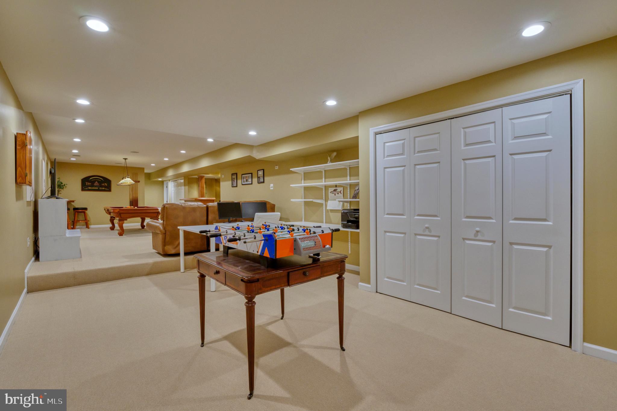 12715 Fox Woods Dr