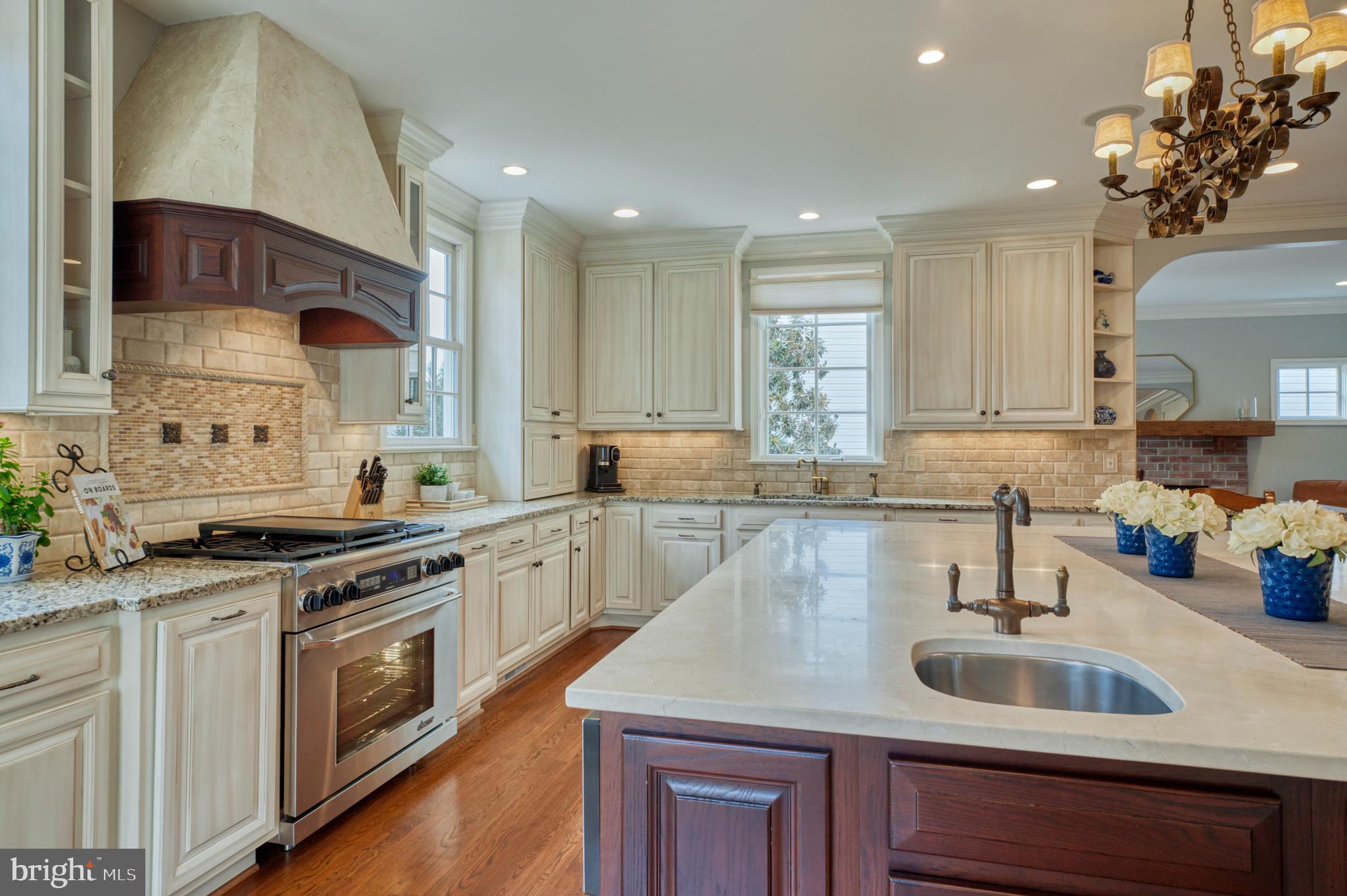 12715 Fox Woods Dr