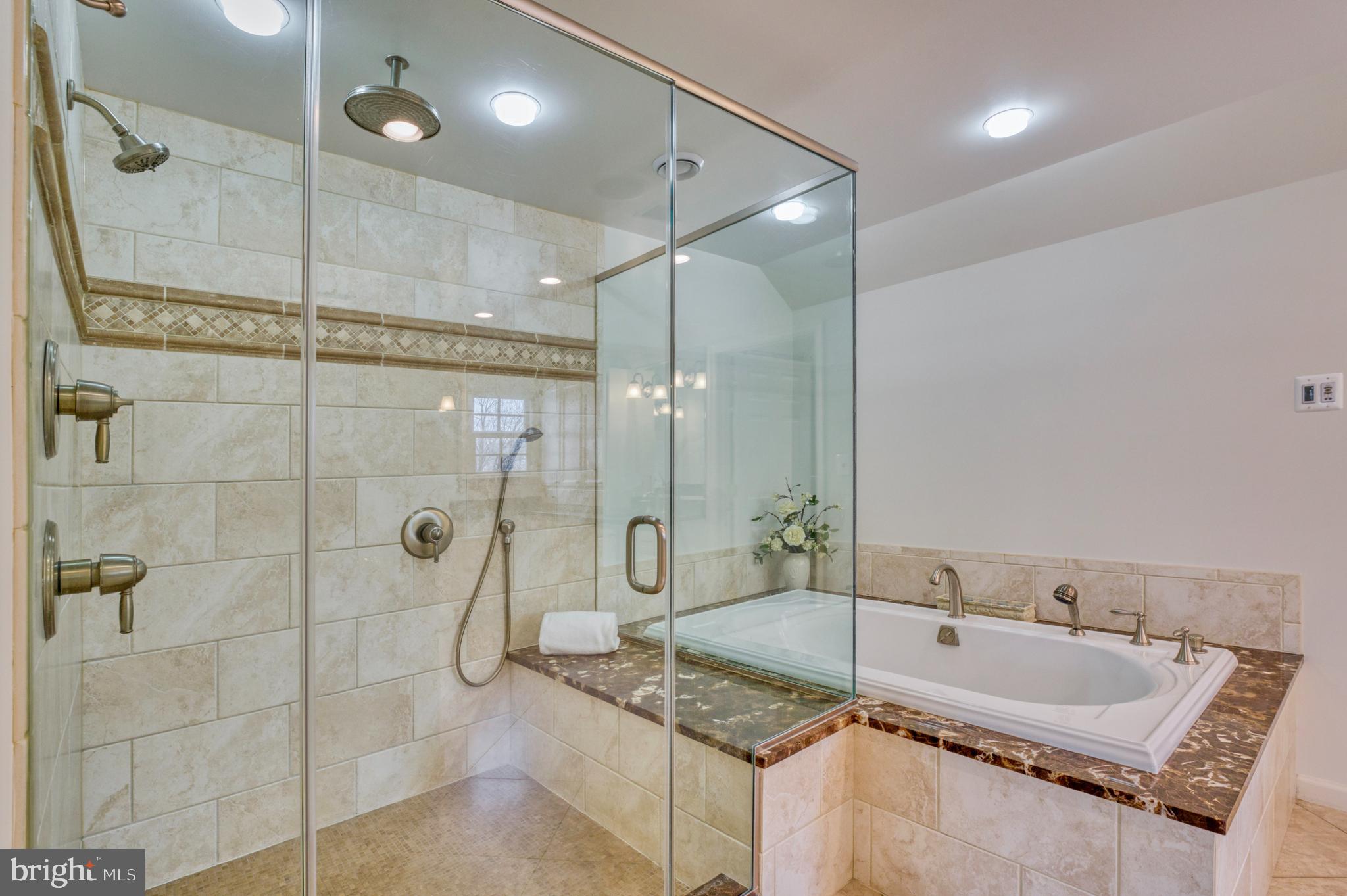 12715 Fox Woods Dr