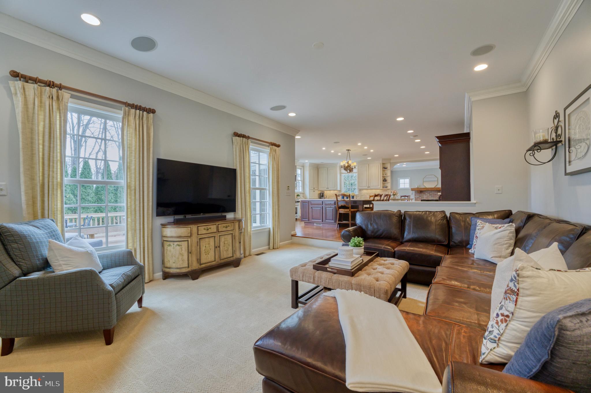 12715 Fox Woods Dr