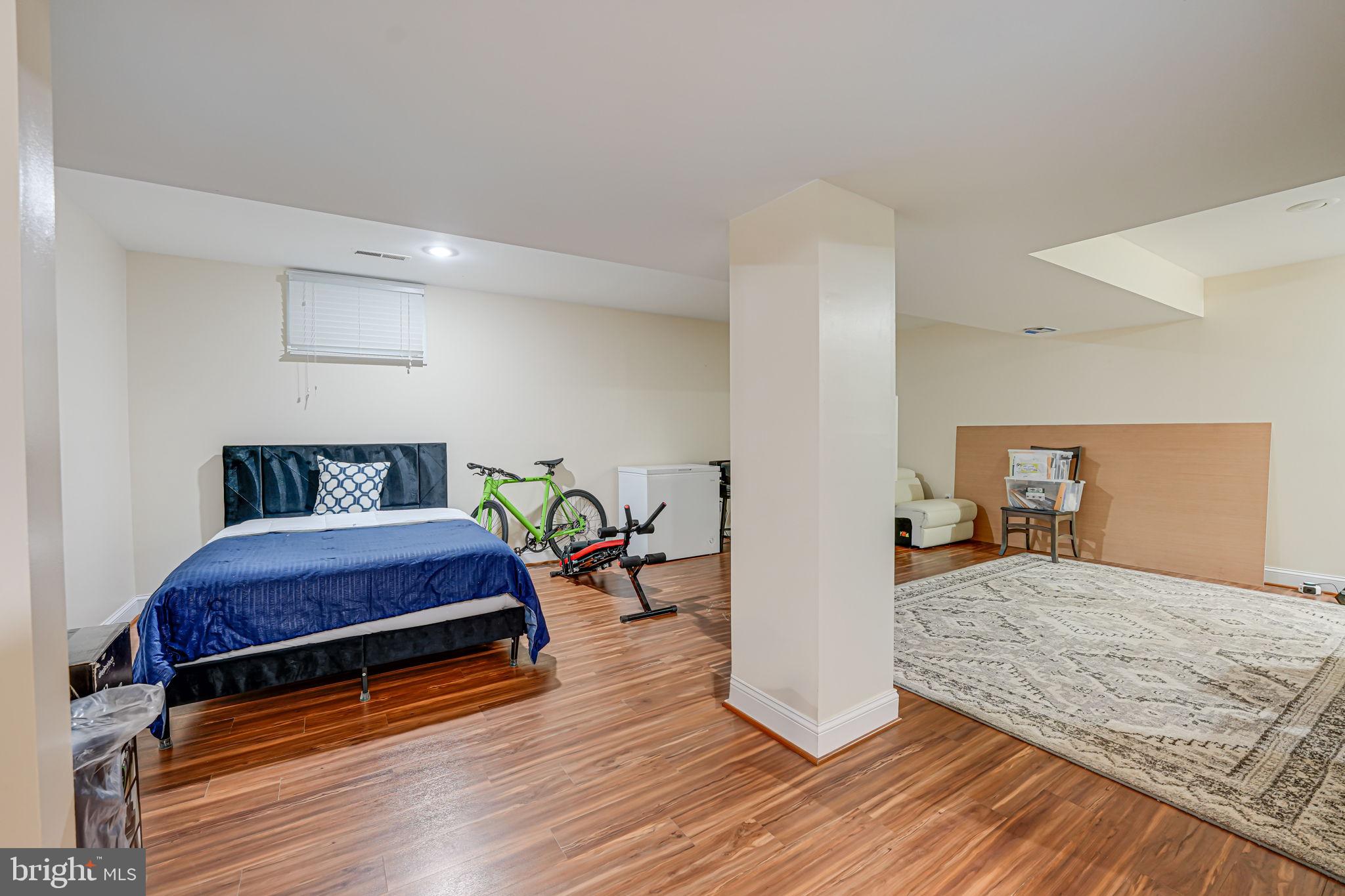 5440 Clubside Ln