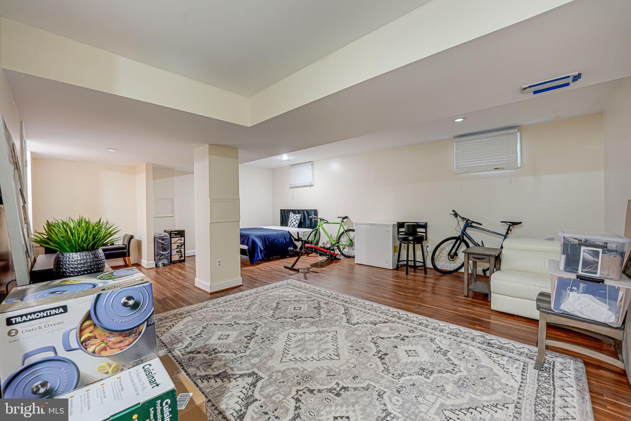 5440 Clubside Ln