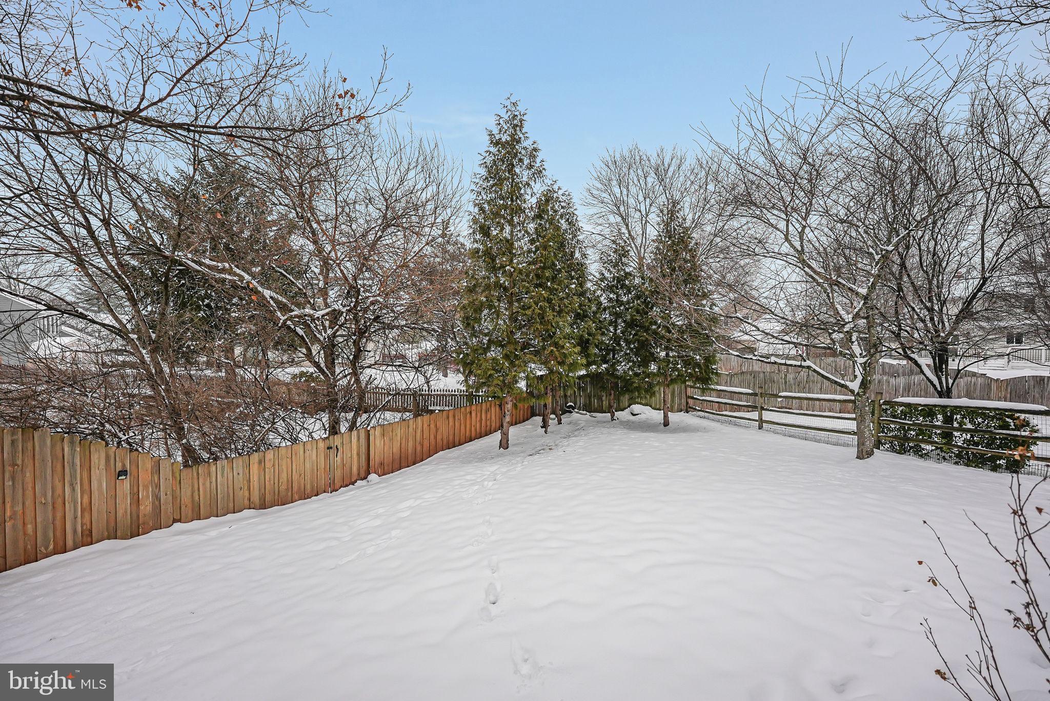 5440 Clubside Ln