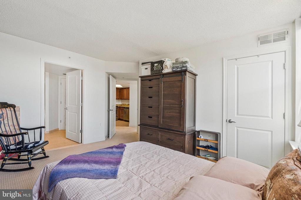 11800 SUNSET HILLS ROAD 522