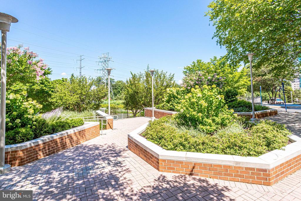 11800 SUNSET HILLS ROAD 522