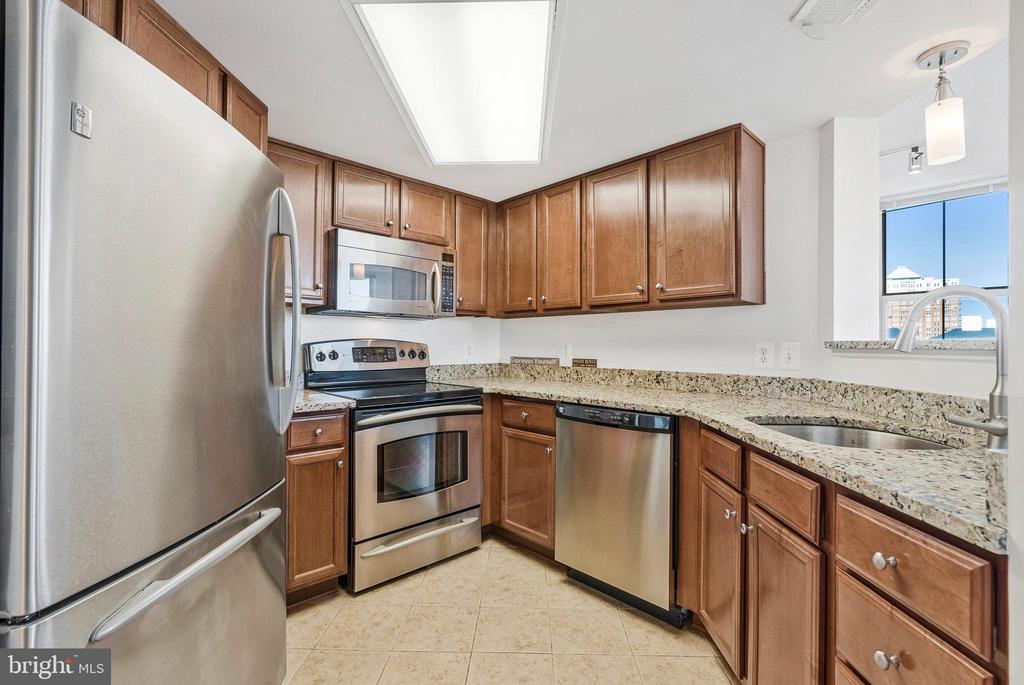 11800 SUNSET HILLS ROAD 522