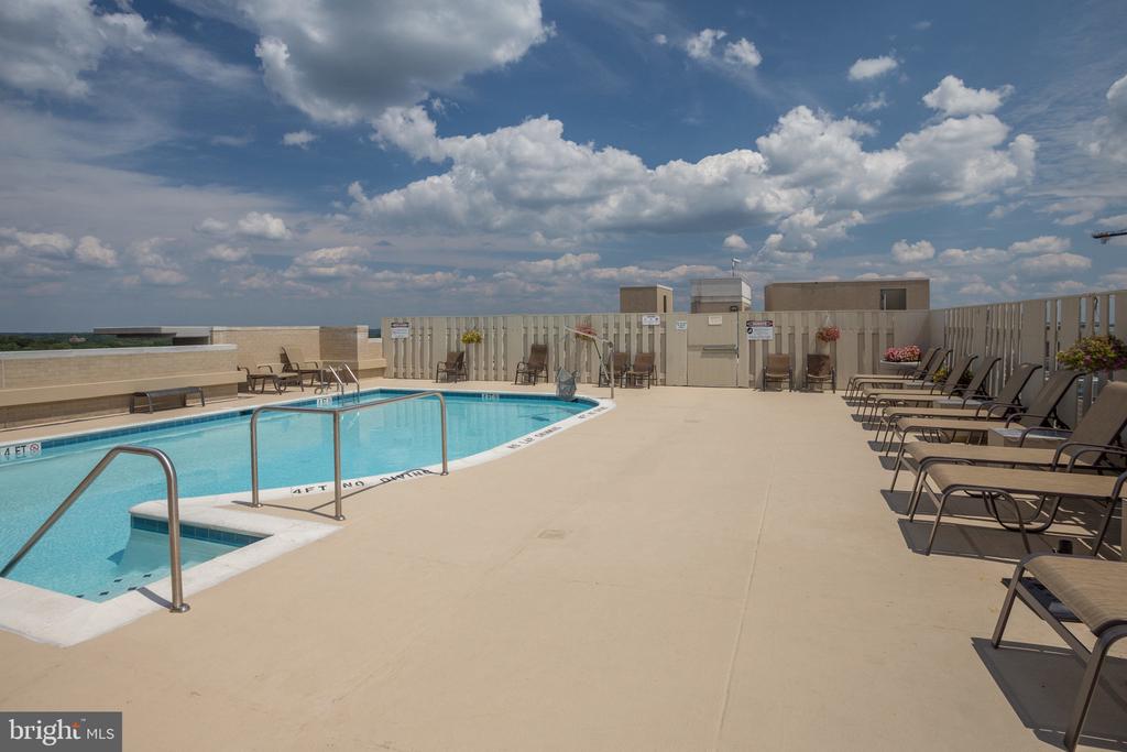 11800 SUNSET HILLS ROAD 522
