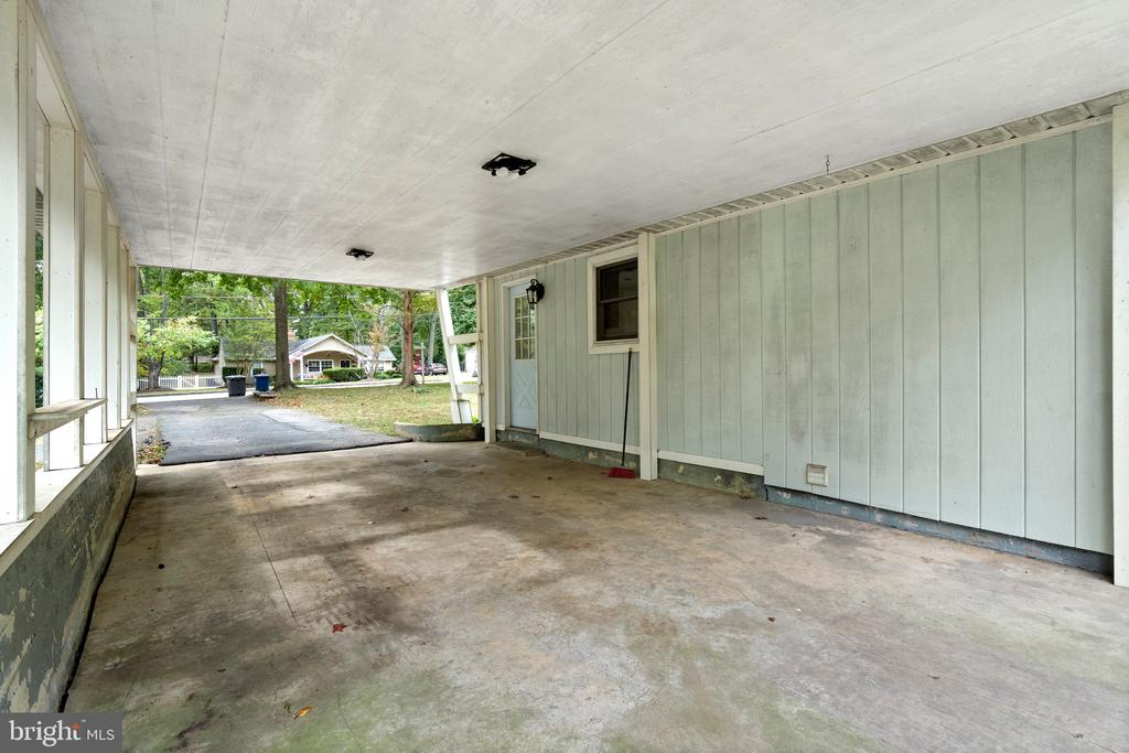 7717 FRANCES DR