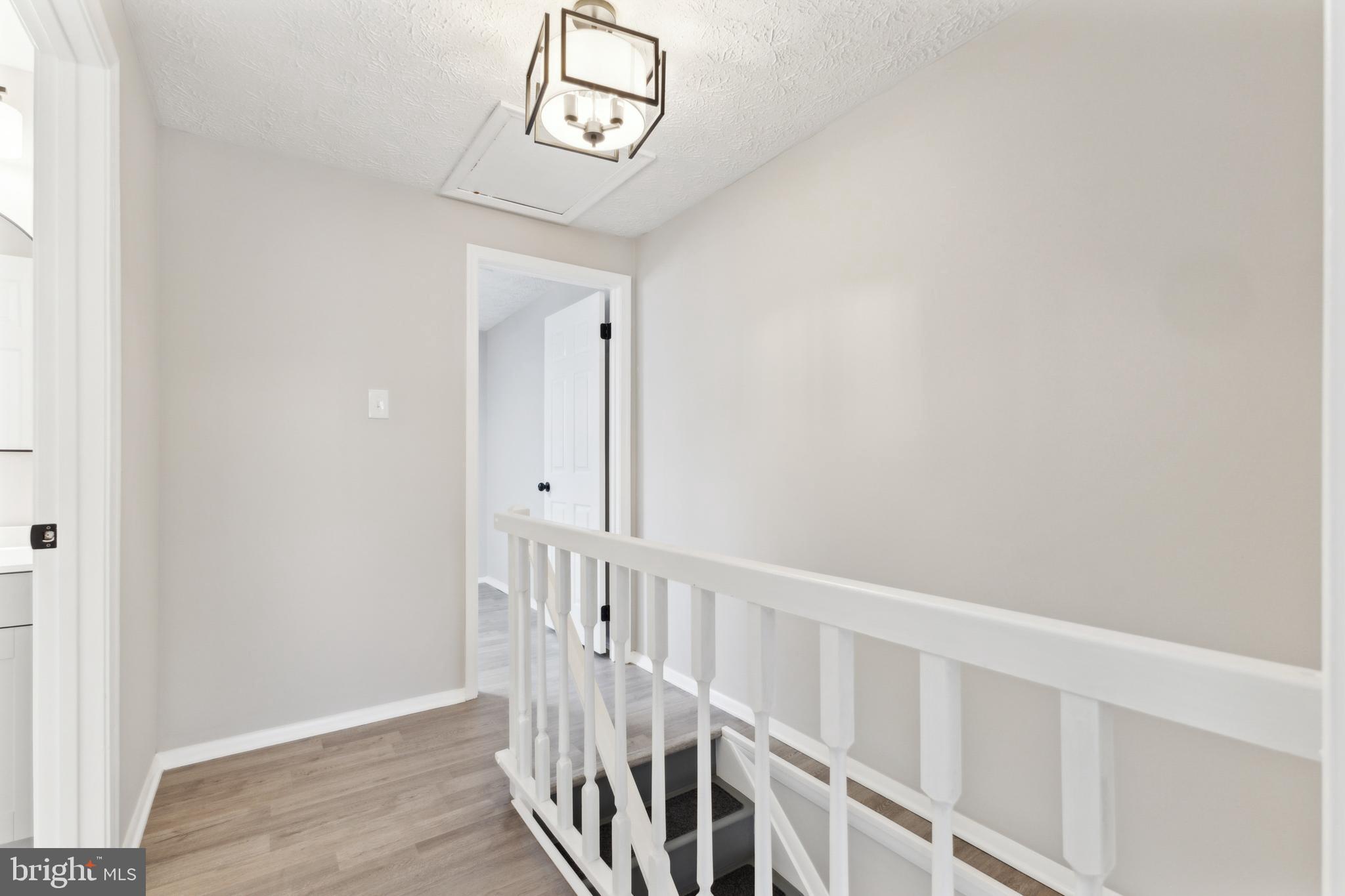 8270 Crestmont Cir