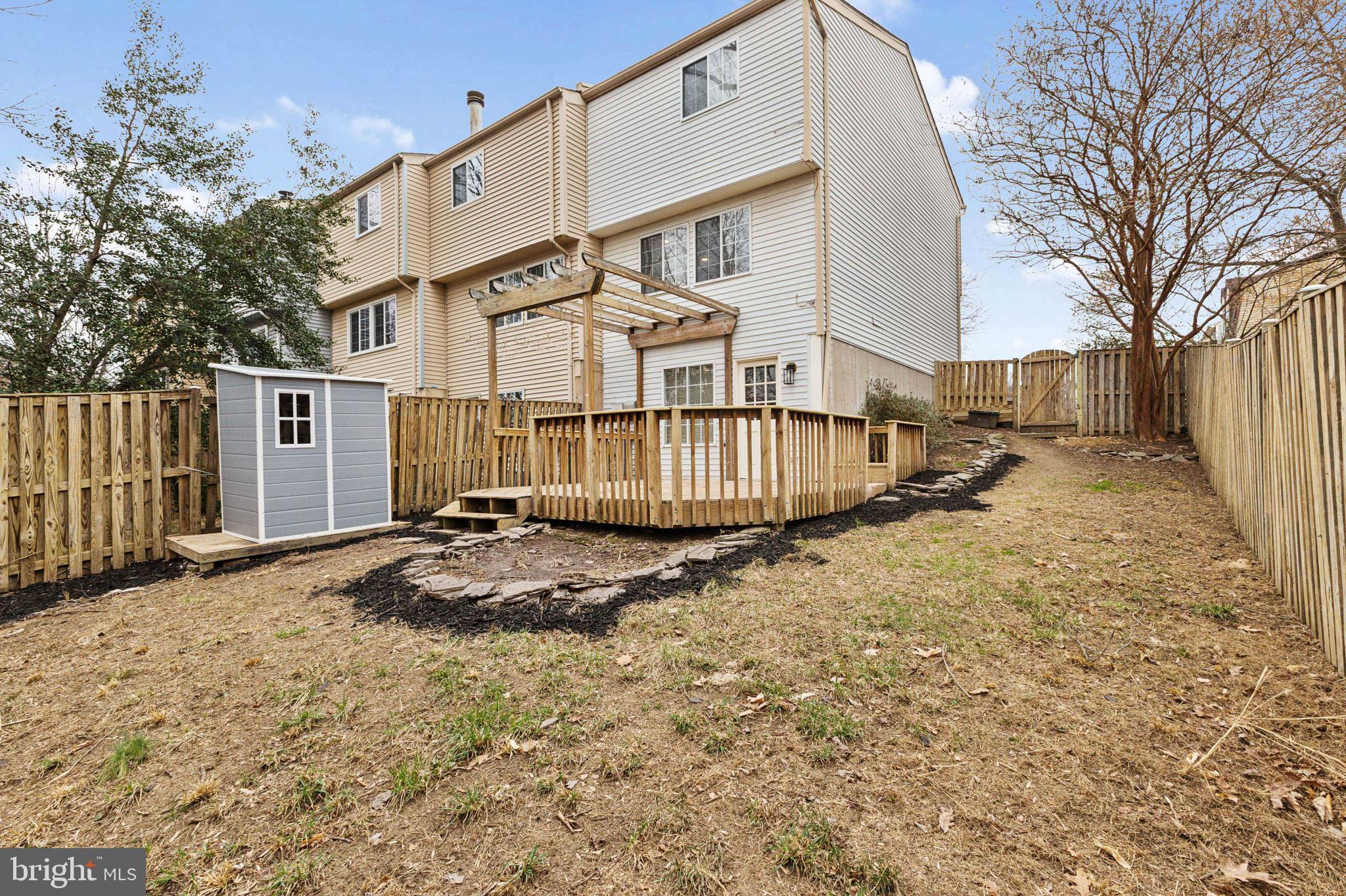 8270 Crestmont Cir