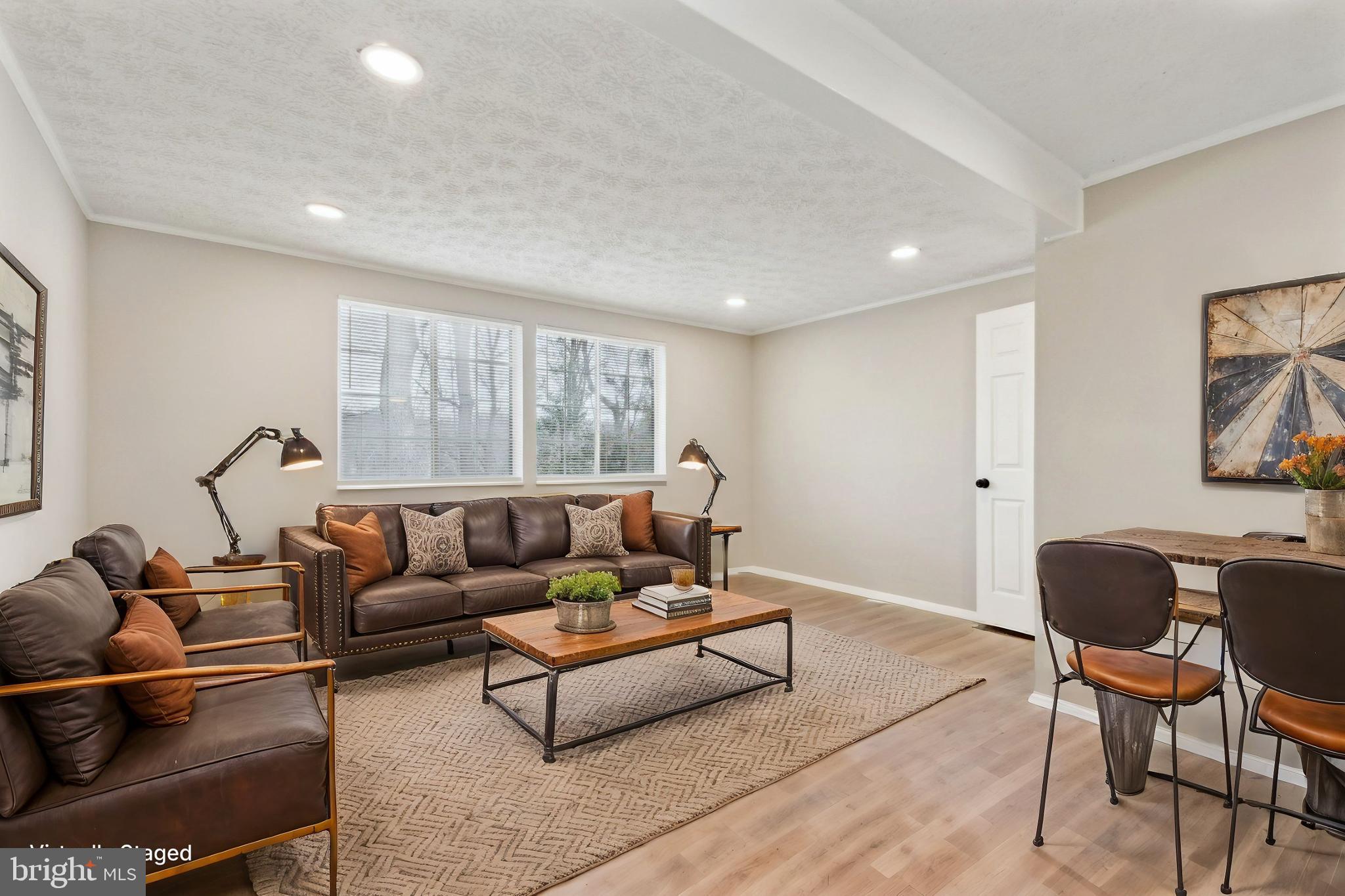 8270 Crestmont Cir