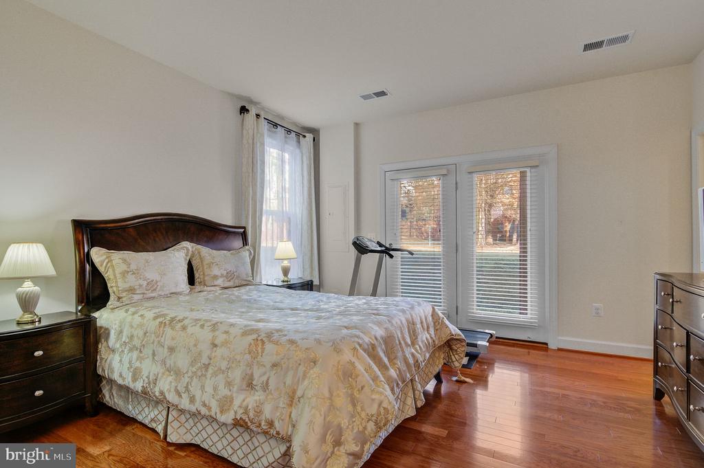 3687 AMBROSE HILLS RD