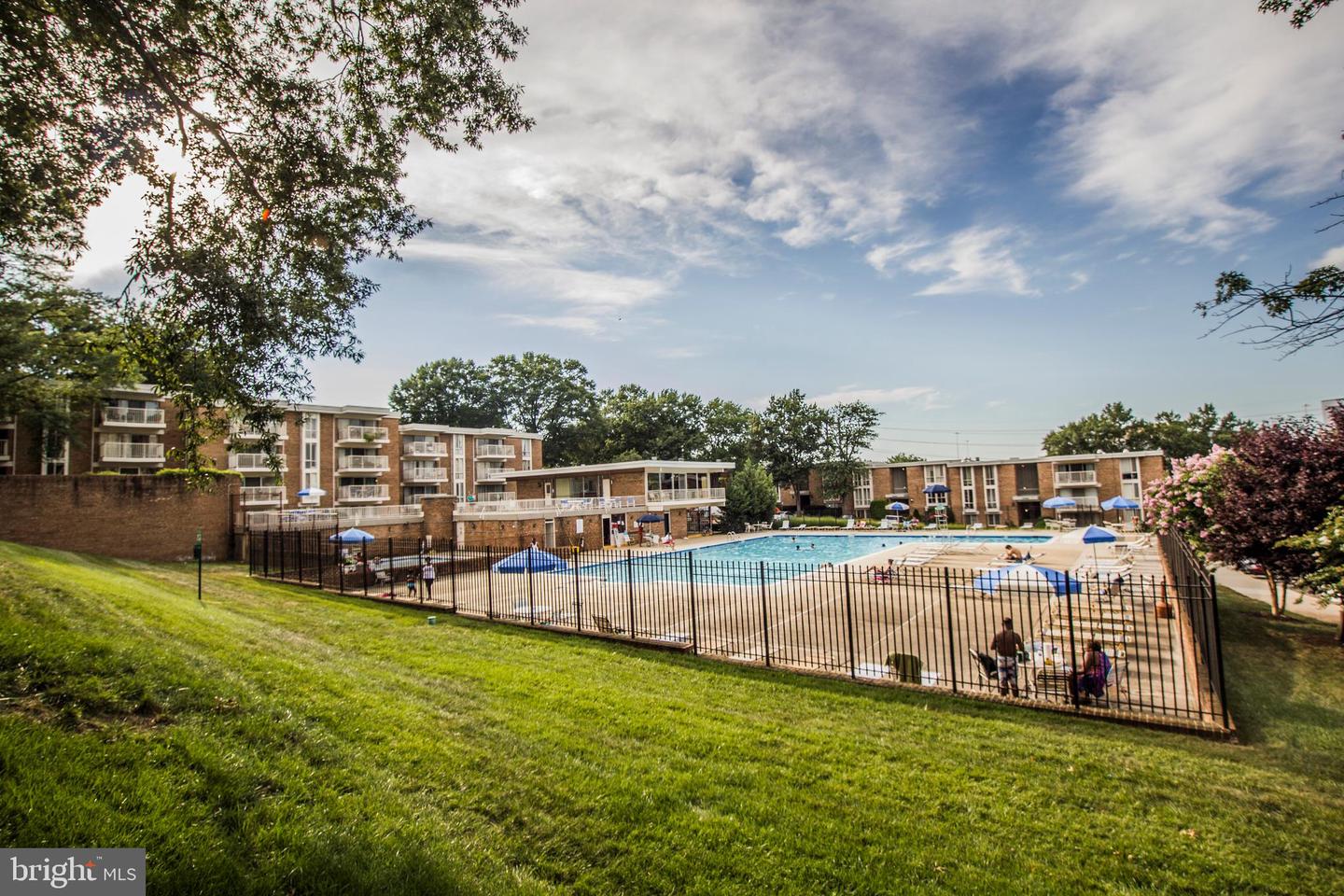 2607 Redcoat Dr #251