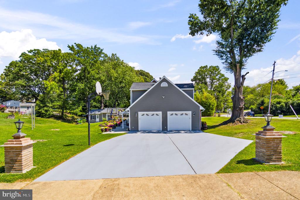 6001 Brandon Ave