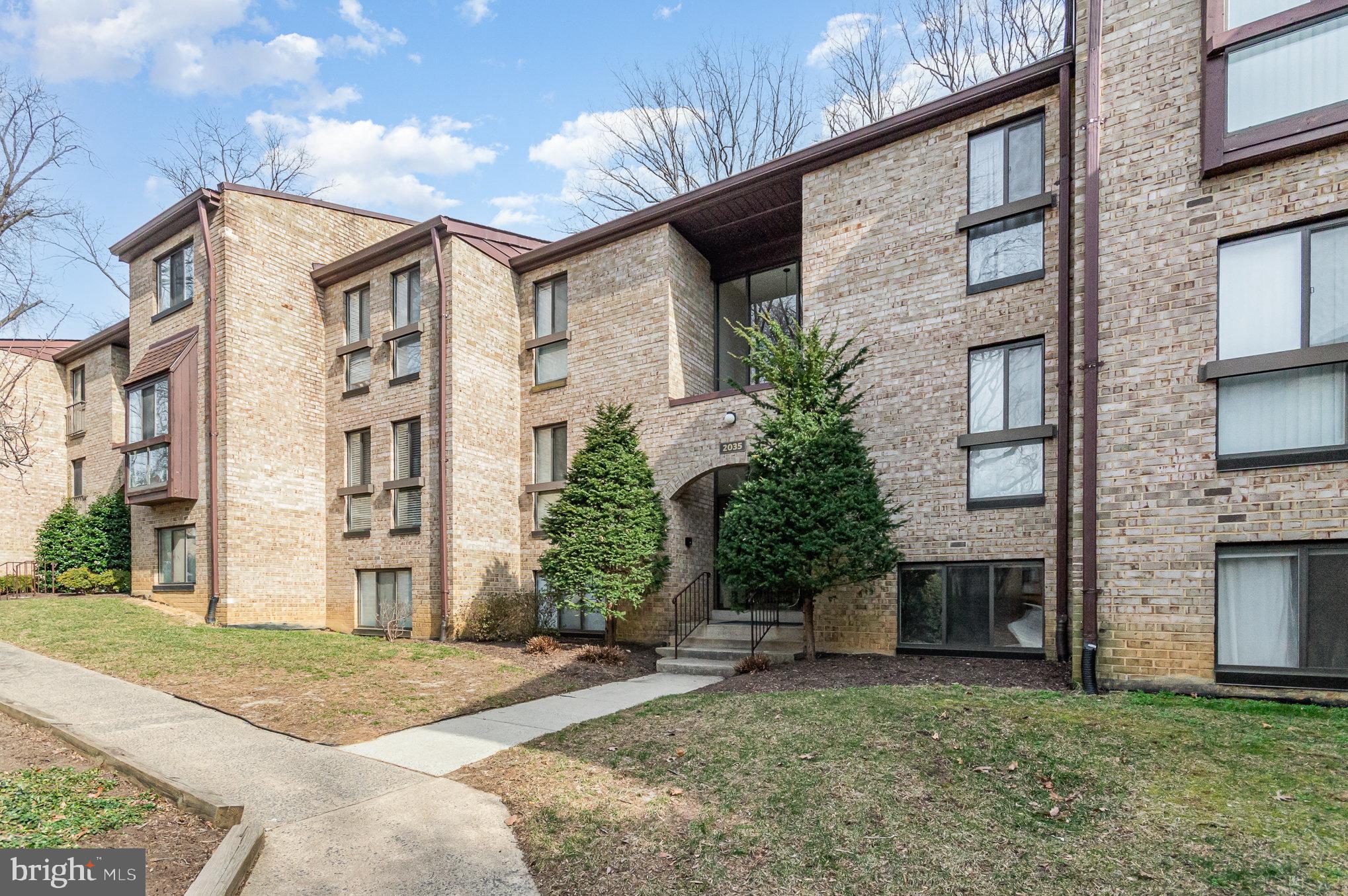 2035 Royal Fern Ct #2b