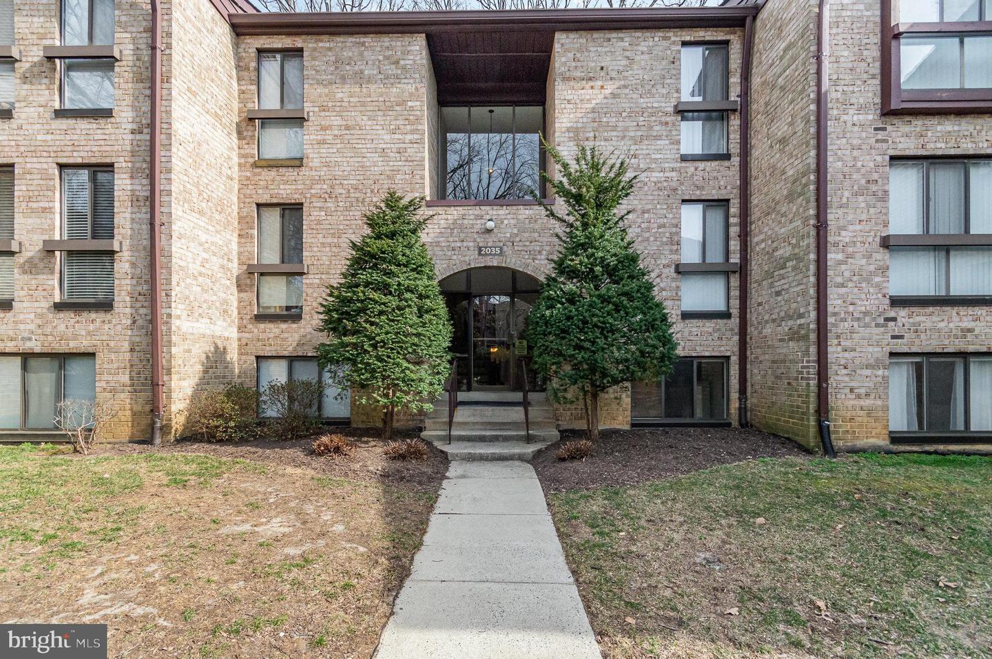2035 Royal Fern Ct #2b