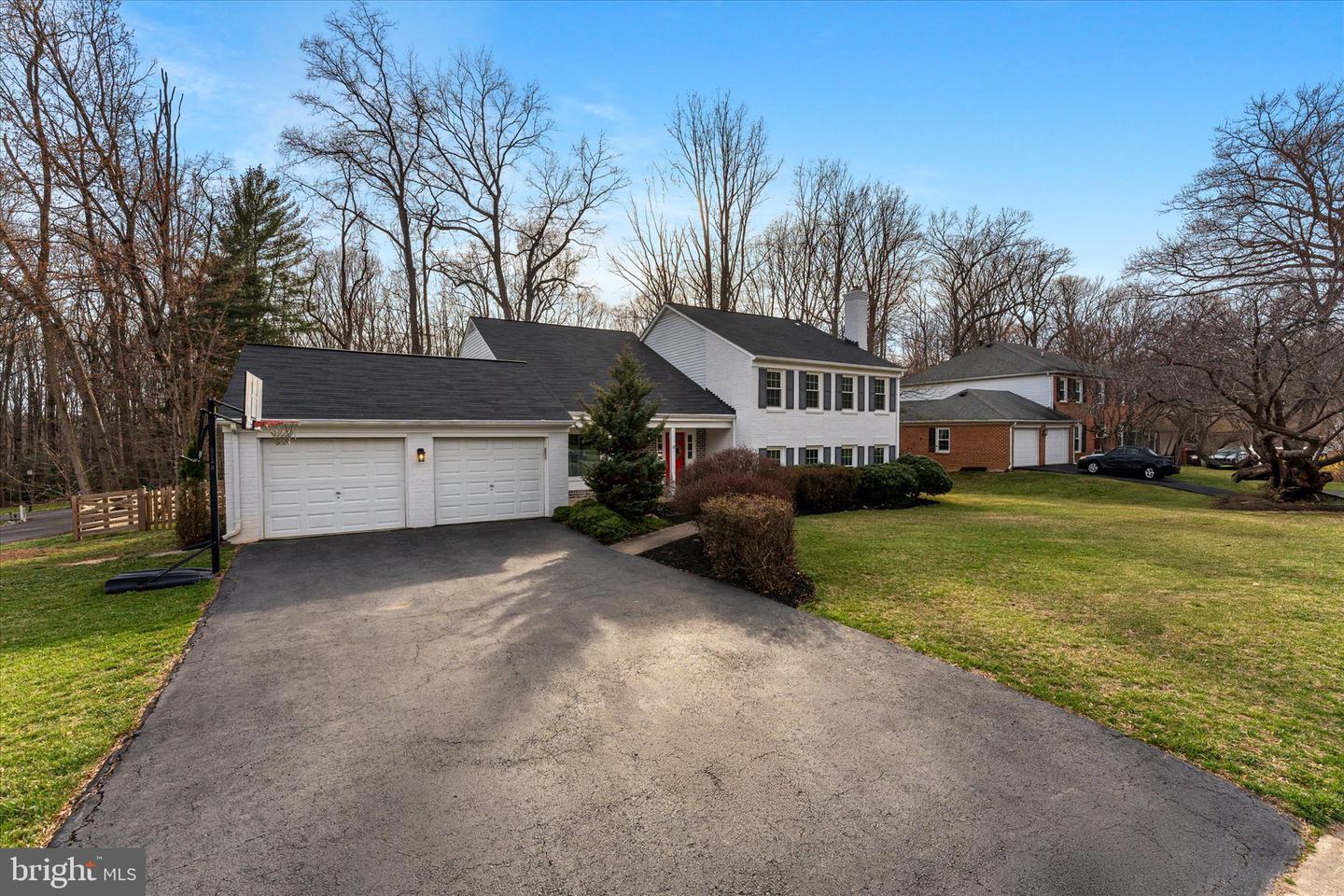 11943 Riders Ln