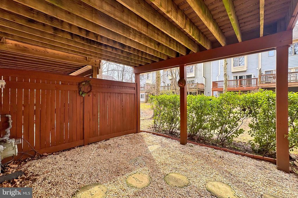 12517 N LAKE COURT