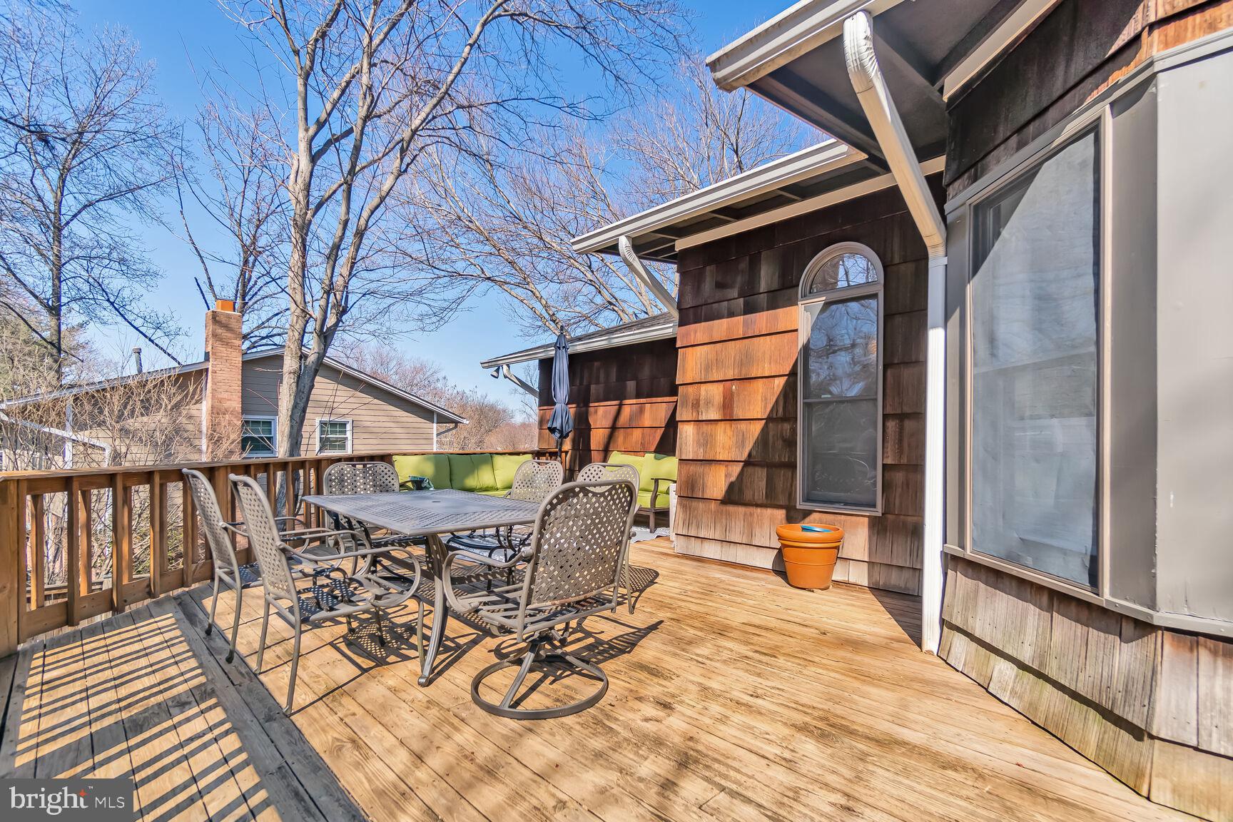 2010 POWHATAN STREET