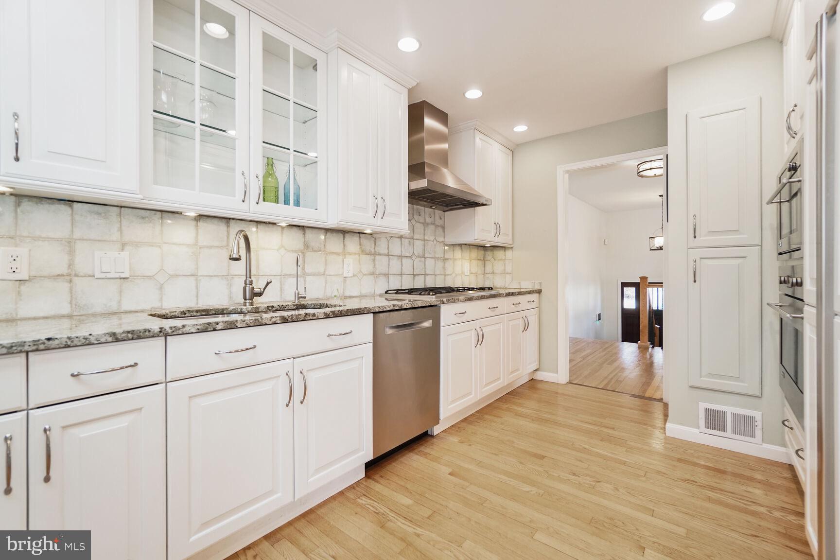 2010 POWHATAN STREET