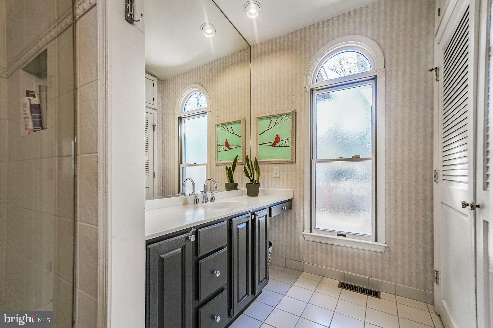 2010 POWHATAN STREET