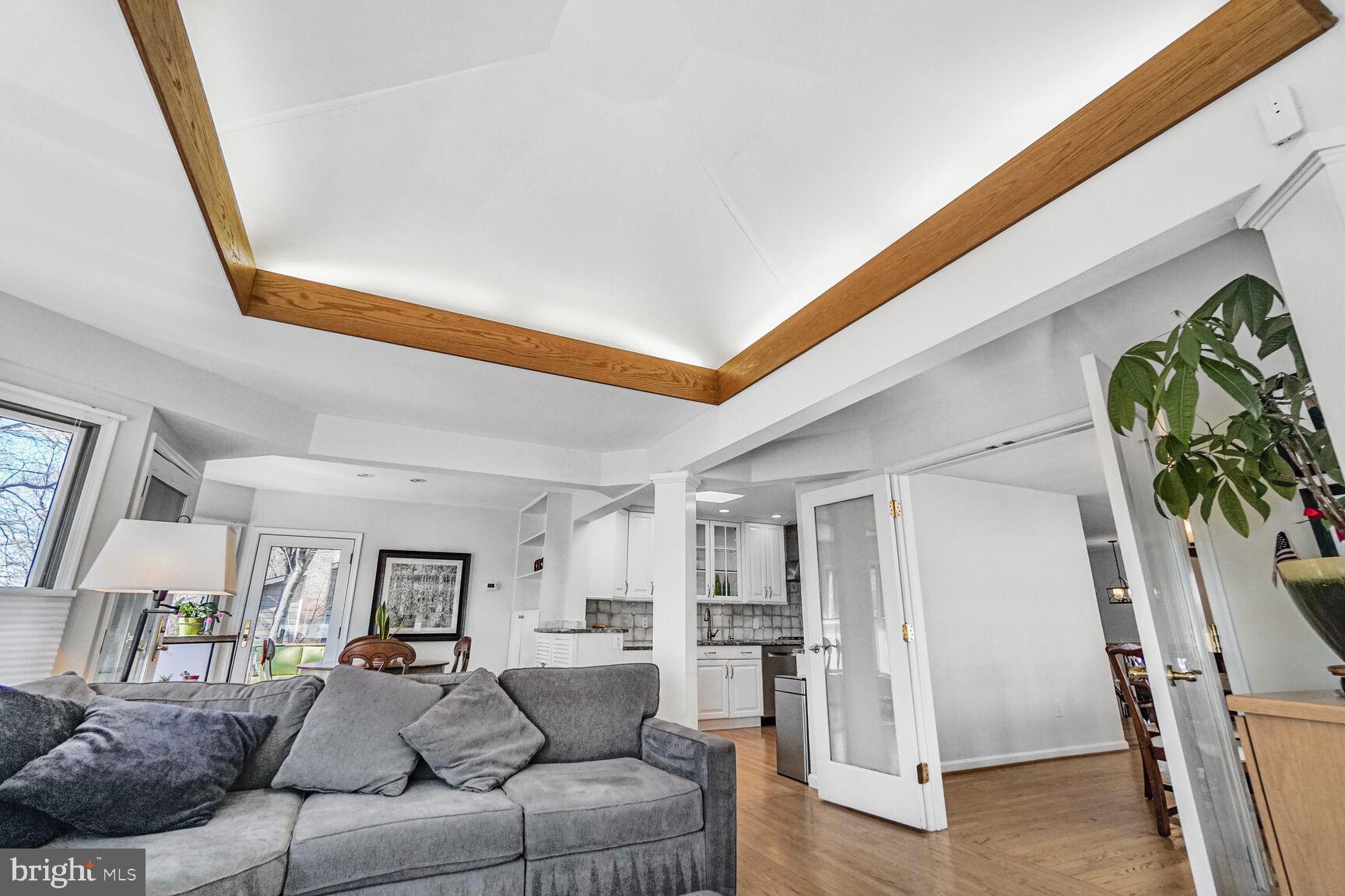 2010 POWHATAN STREET