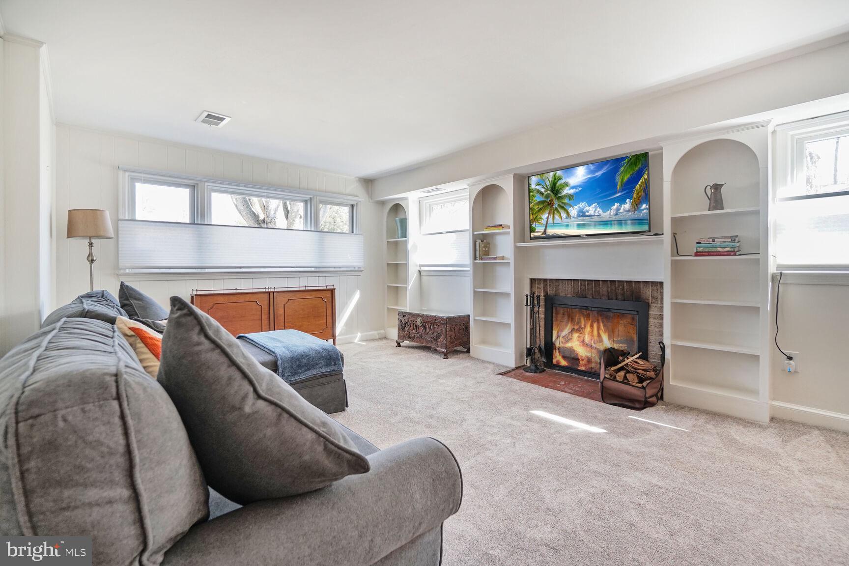 2010 POWHATAN STREET