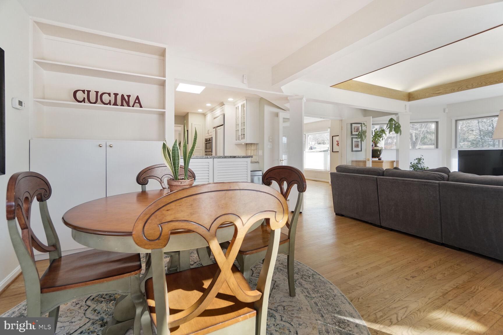 2010 POWHATAN STREET