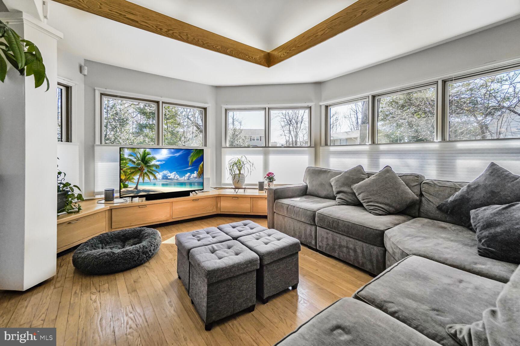 2010 POWHATAN STREET