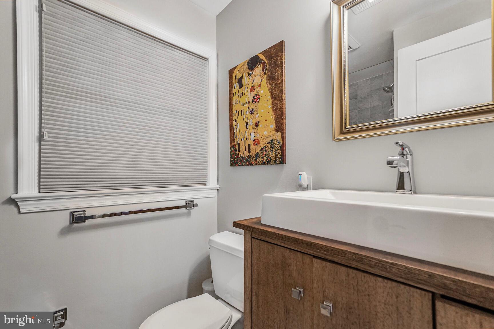 2010 POWHATAN STREET