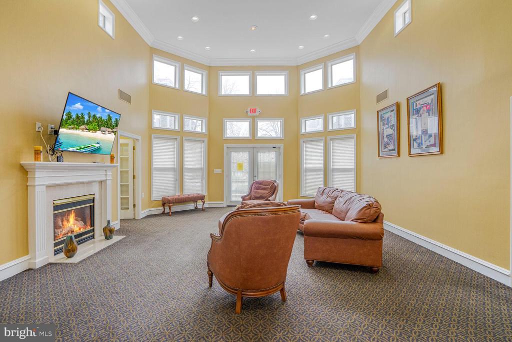 5575 Seminary Rd #213
