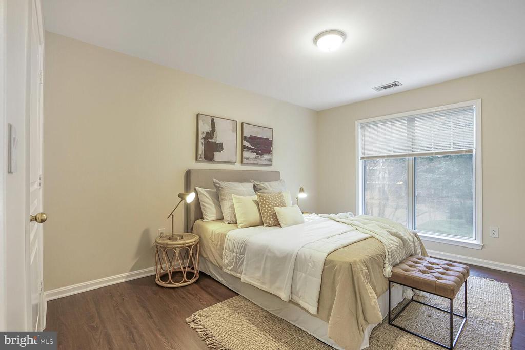 5575 Seminary Rd #213