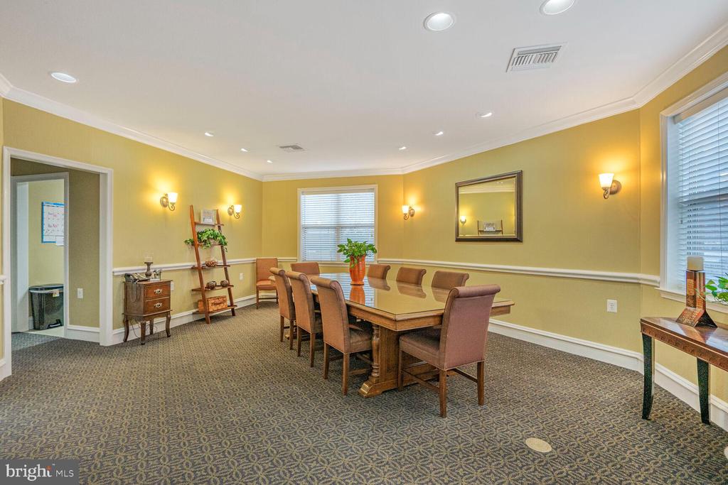 5575 Seminary Rd #213