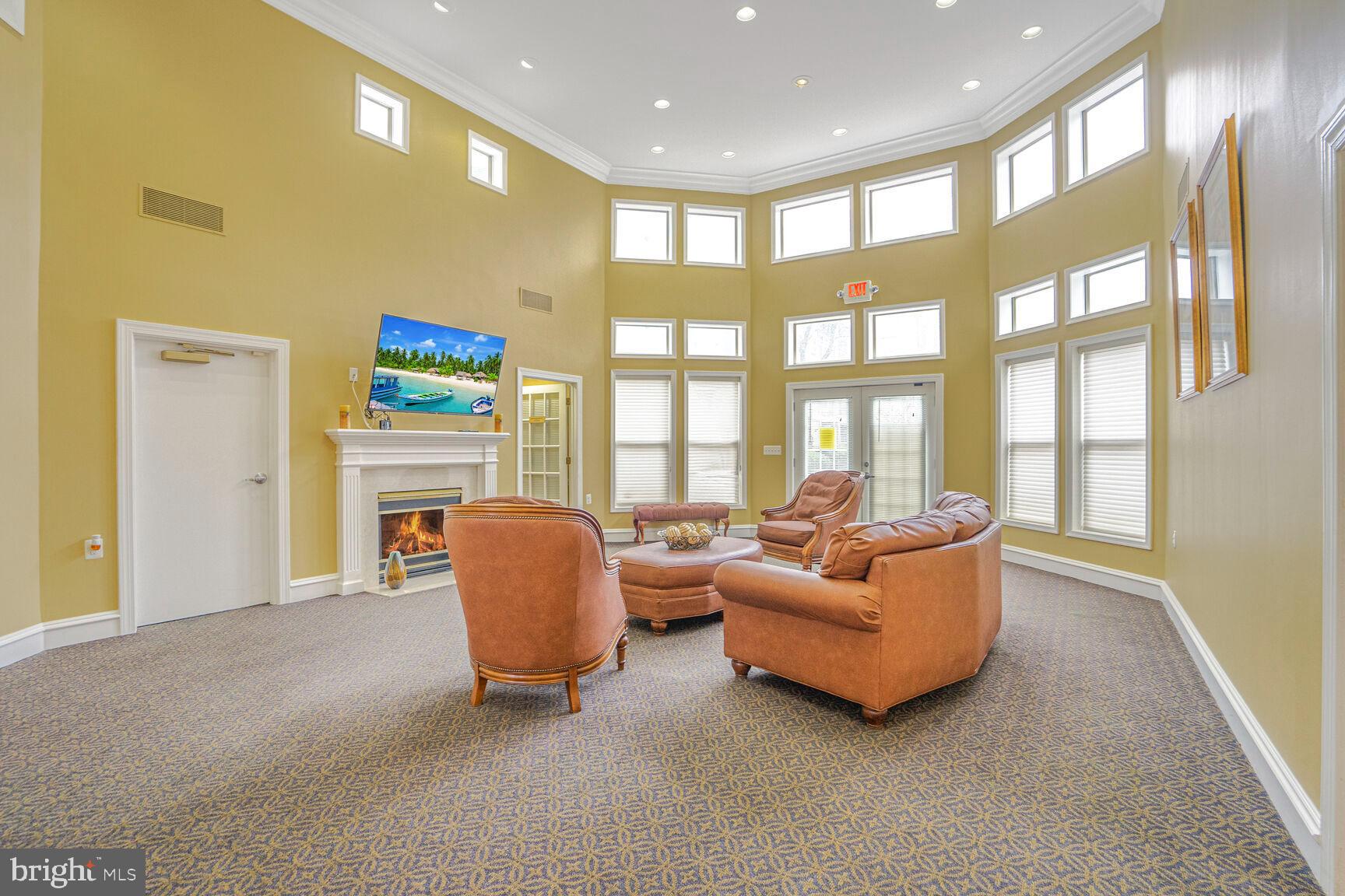 5575 Seminary Rd #213