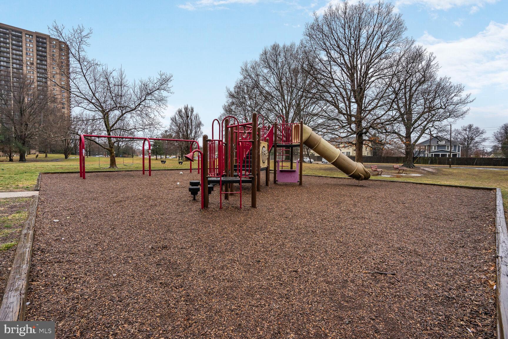 5575 Seminary Rd #213