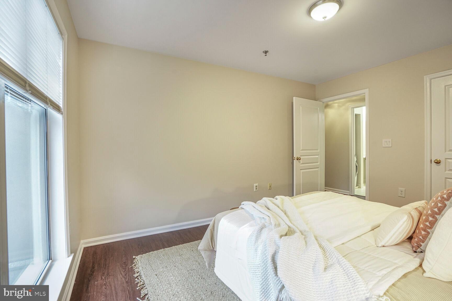 5575 Seminary Rd #213