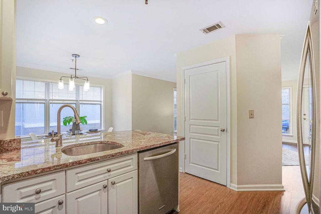 5575 Seminary Rd #213