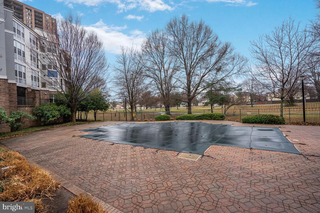 5575 Seminary Rd #213
