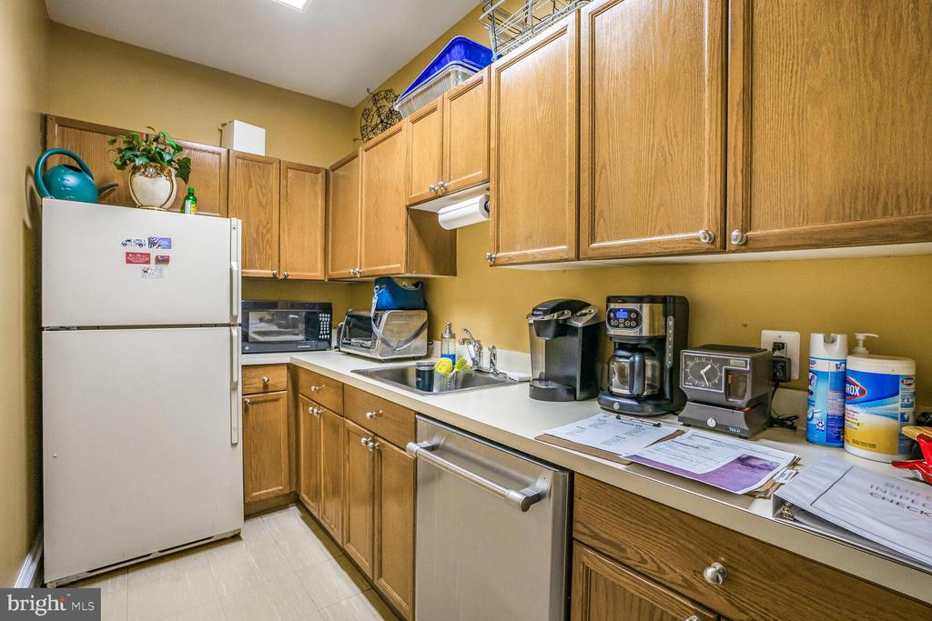 5575 Seminary Rd #213
