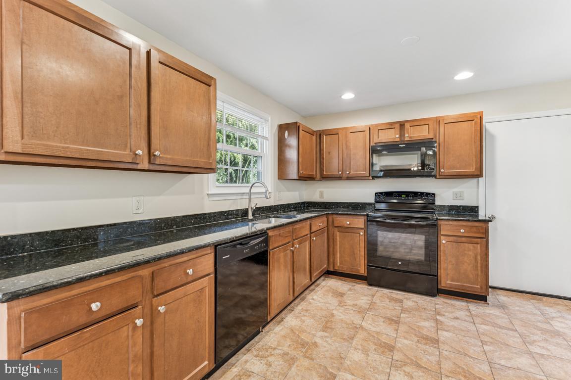 10427 COLLINGHAM DR