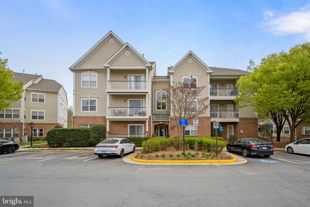 6553 Grange Ln #403