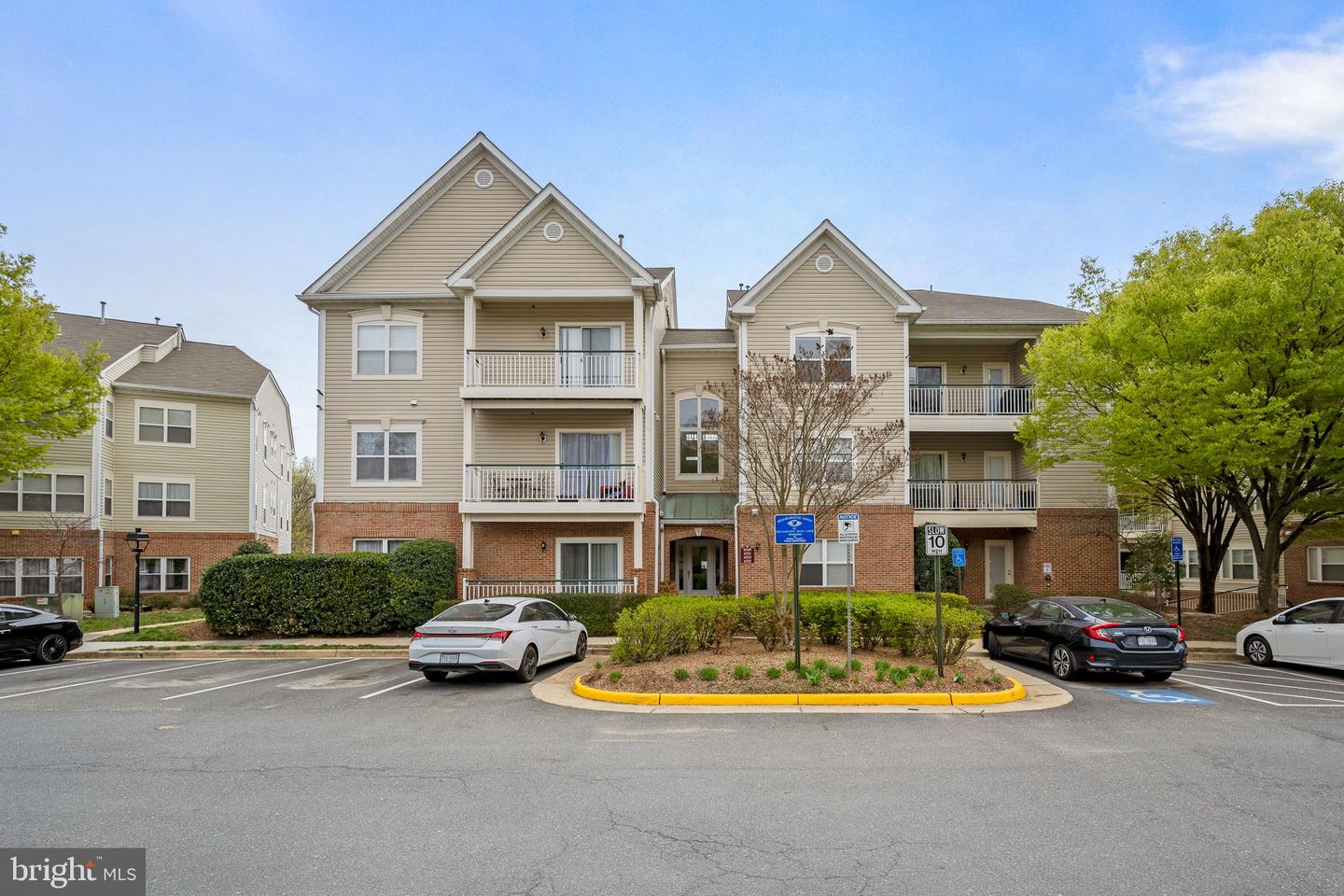 6553 Grange Ln #403