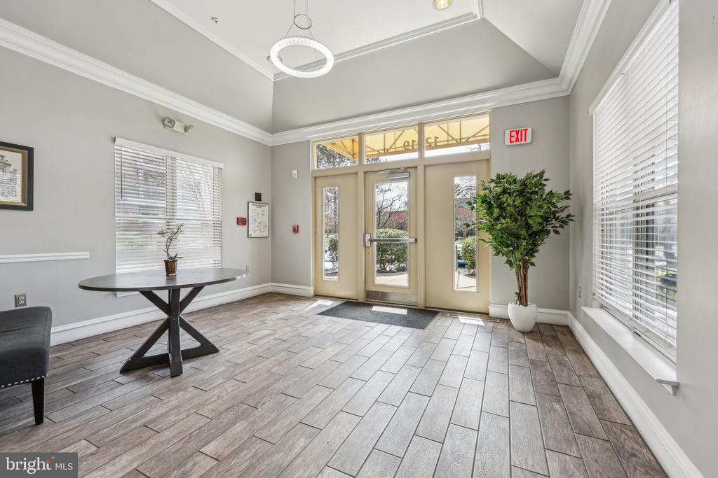 12919 Alton Sq #302