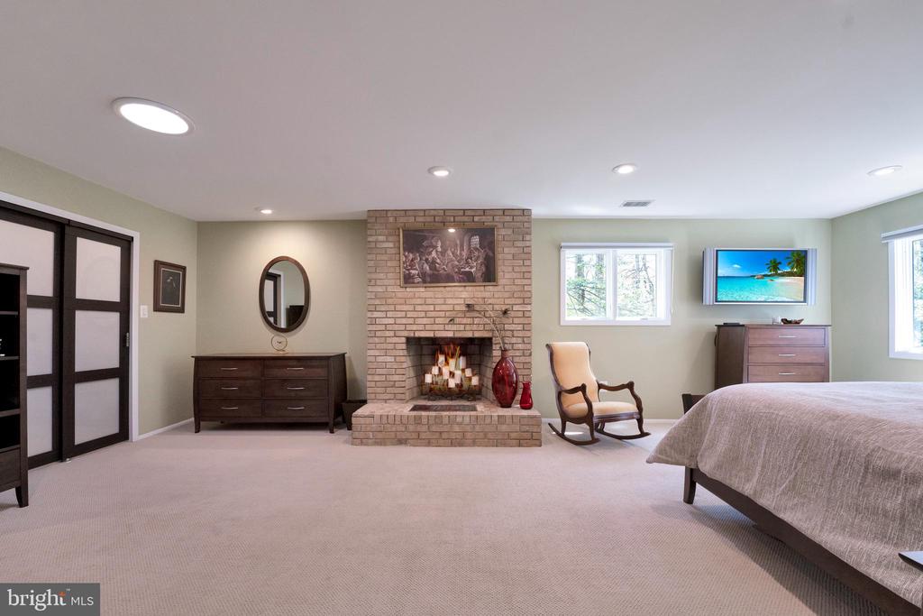 3214 Foxvale Dr