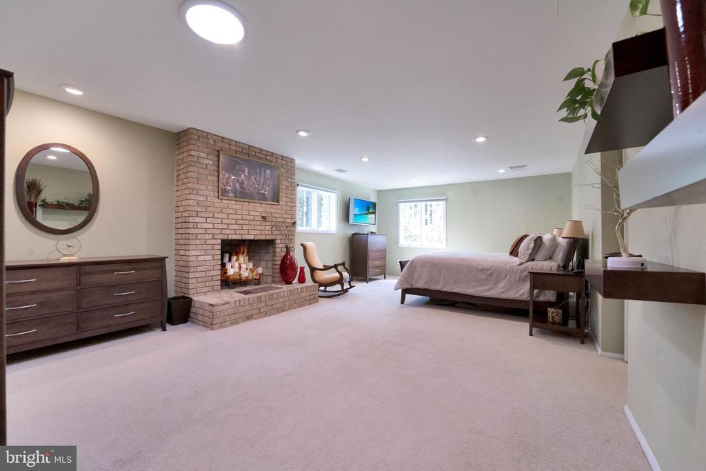 3214 Foxvale Dr