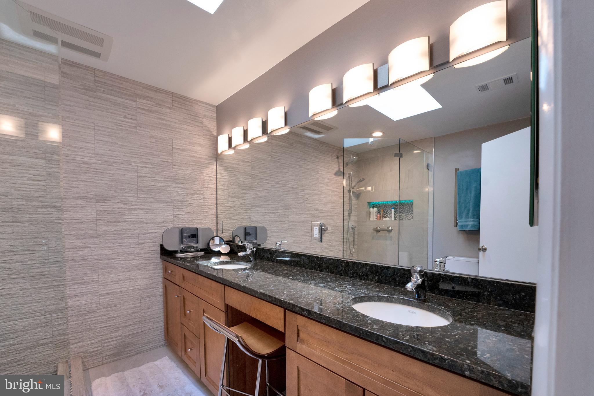 3214 Foxvale Dr