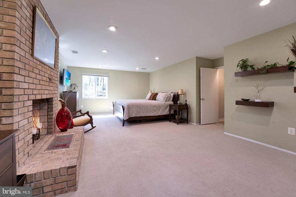 3214 Foxvale Dr