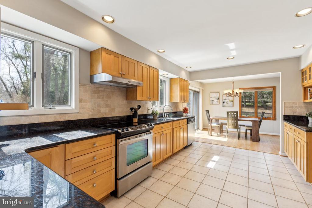 2700 Berryland Dr