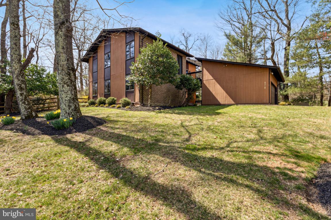 2700 Berryland Dr